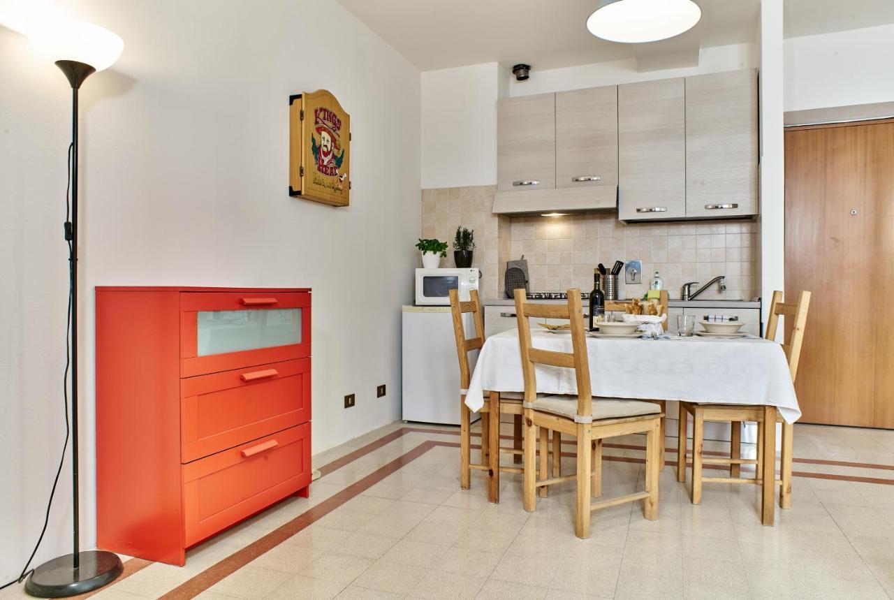 Colorato E Vivace Bilocale Διαμέρισμα Λούκα Εξωτερικό φωτογραφία